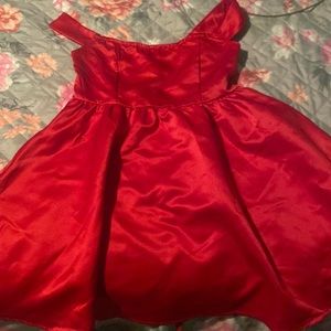 For the teen ladies and girls and is nice and sleek and smooth and very comfy